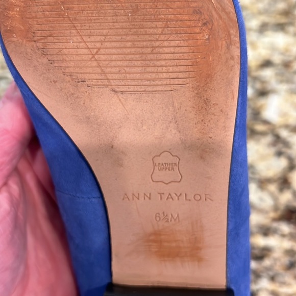 Ann Taylor Suede Bow Pointy Toe Loafer Flats Blue Size 6.5 - Picture 13 of 13